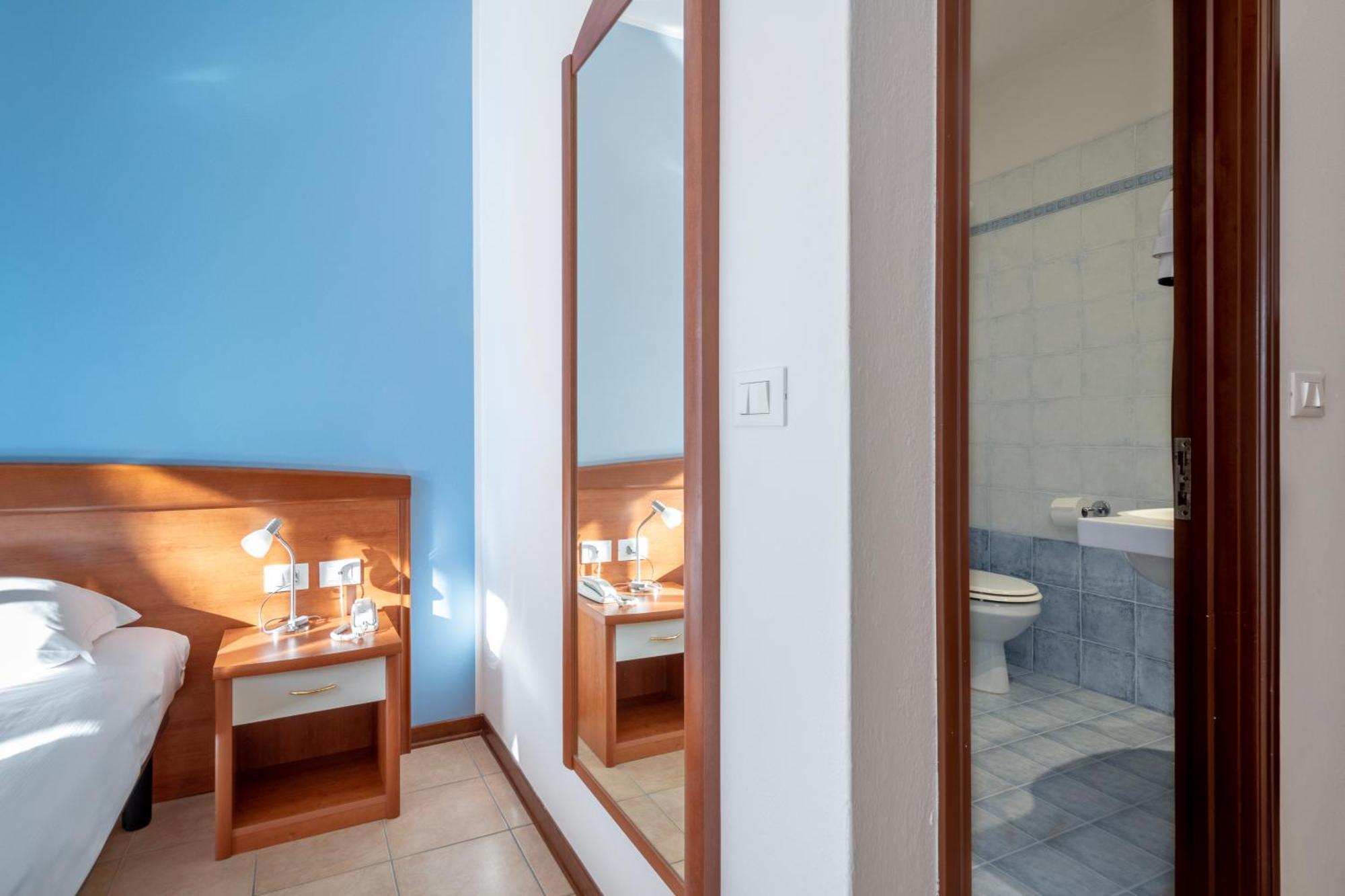 Hotel Caracas Lignano Sabbiadoro Eksteriør bilde