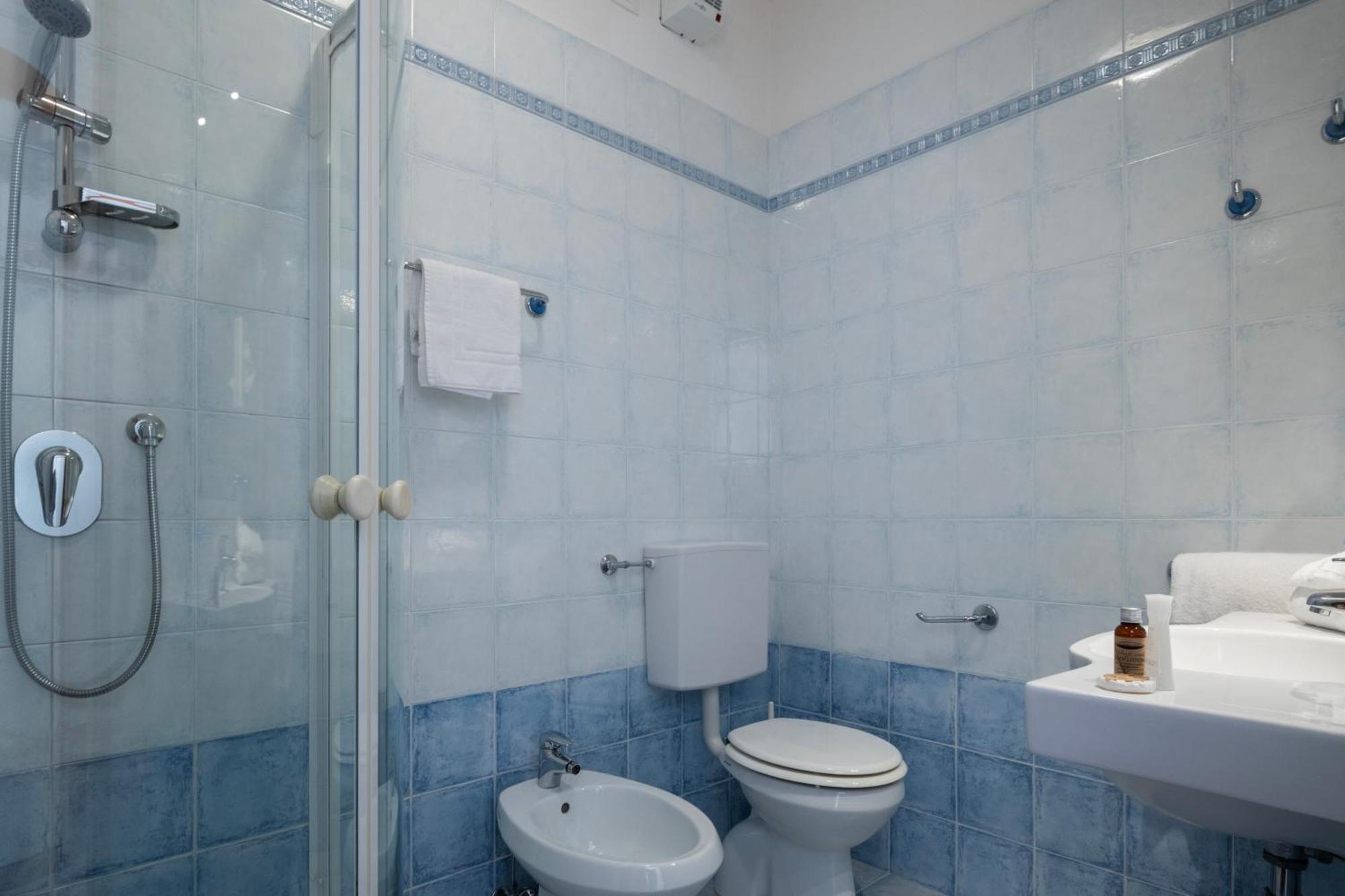 Hotel Caracas Lignano Sabbiadoro Eksteriør bilde