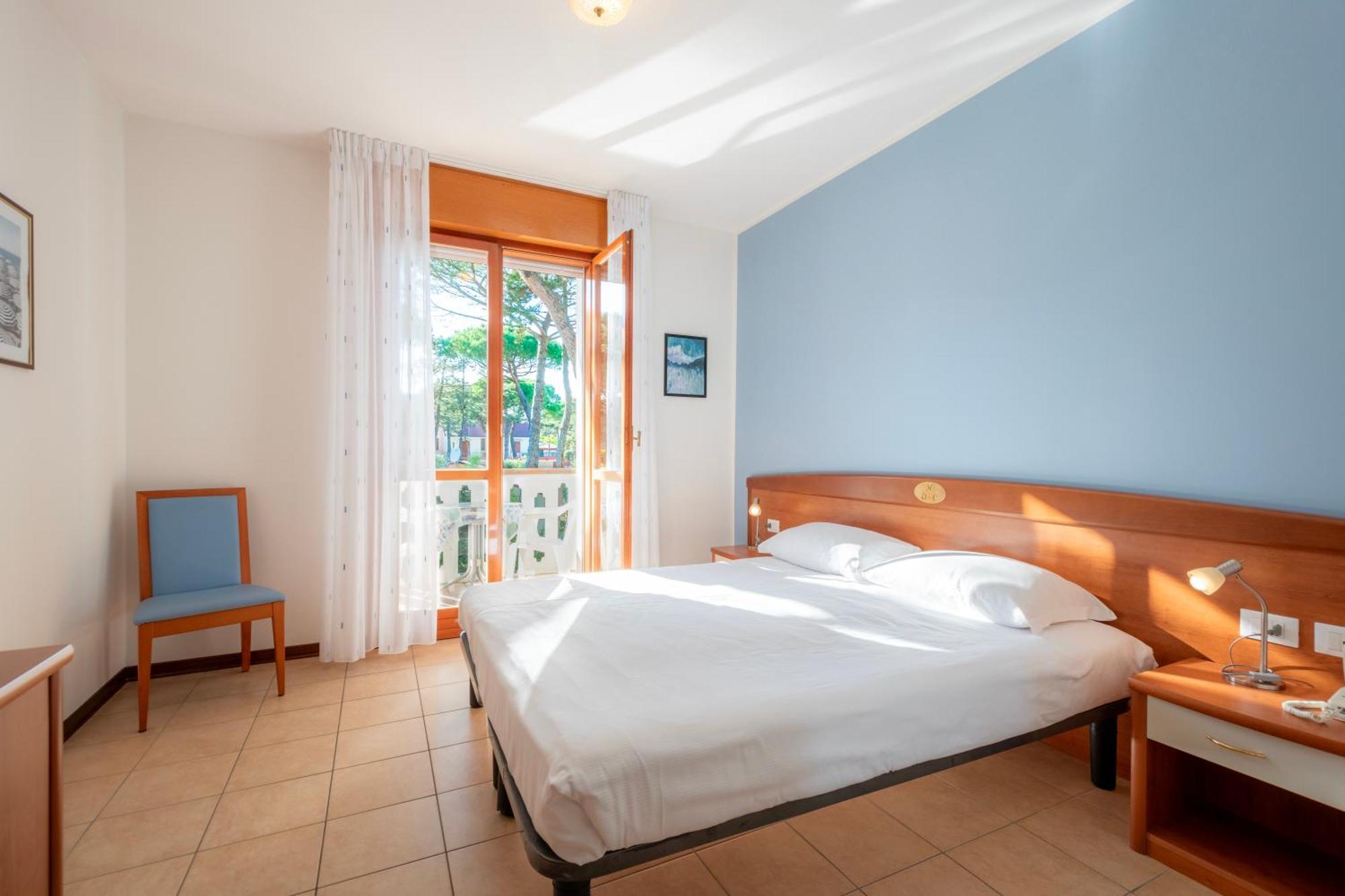 Hotel Caracas Lignano Sabbiadoro Eksteriør bilde