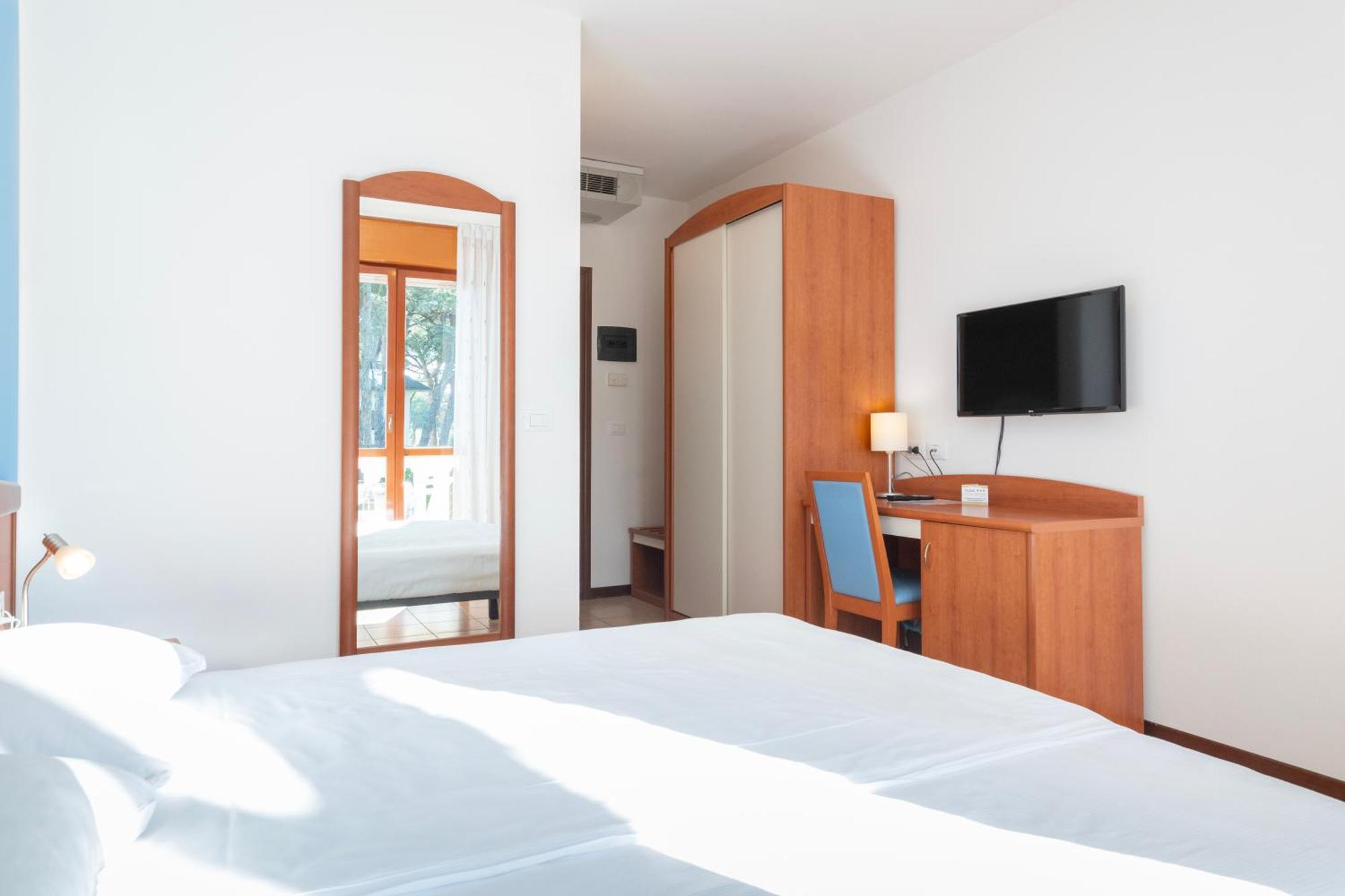 Hotel Caracas Lignano Sabbiadoro Eksteriør bilde