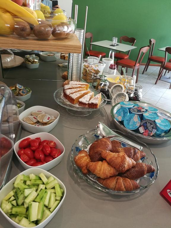 Hotel Caracas Lignano Sabbiadoro Eksteriør bilde