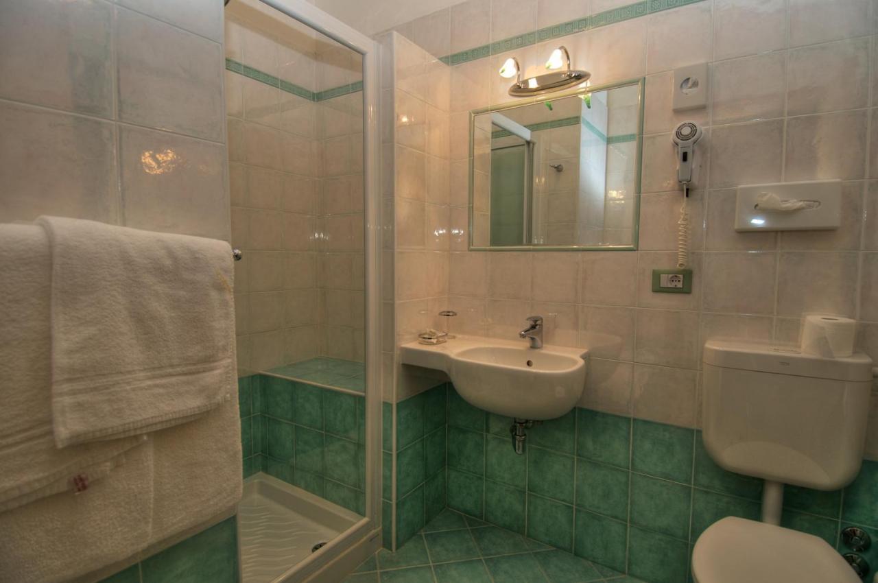 Hotel Caracas Lignano Sabbiadoro Rom bilde